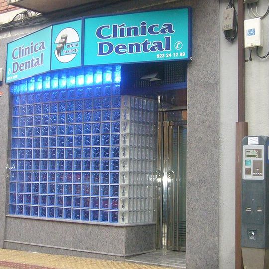 Clínica Dental Pariente fachada